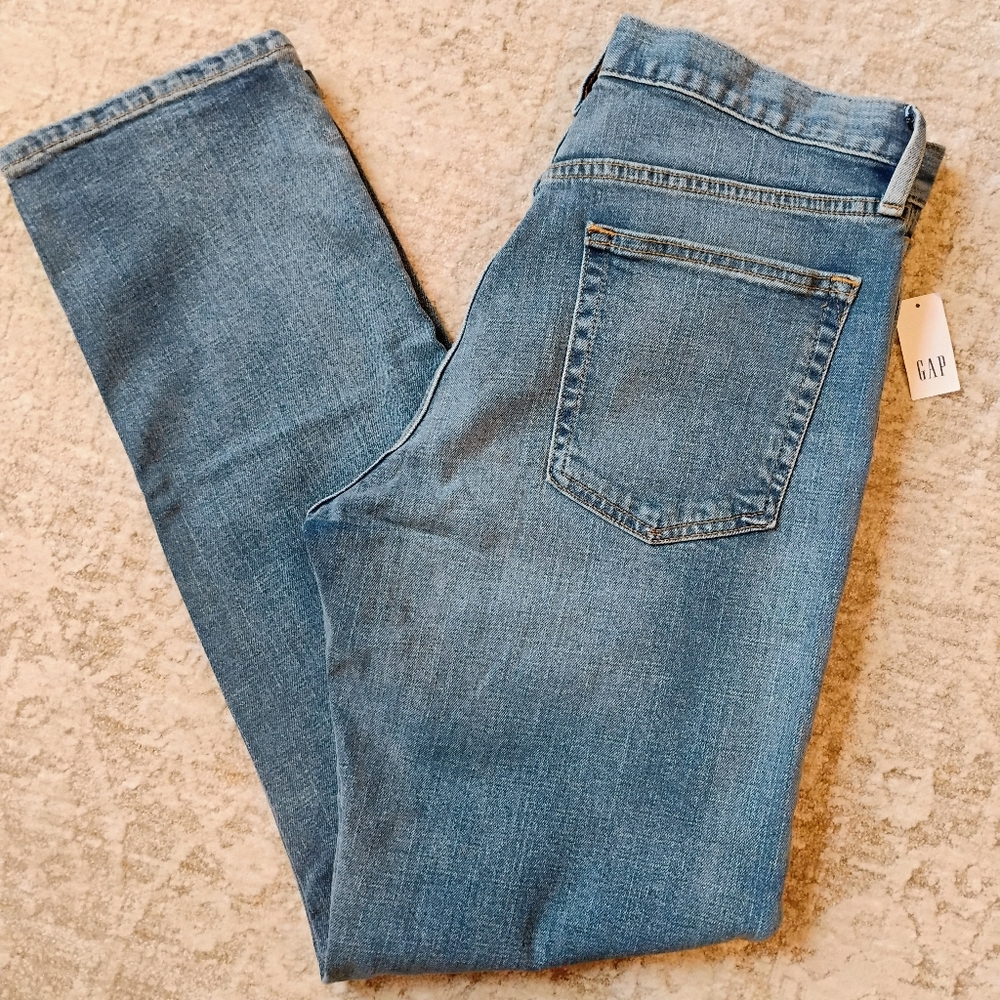 NWT 32x32 GAP Straight Light Wash Denim Blue Jeans Stretch NEW
